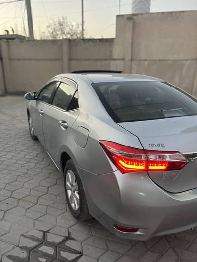 Toyota Corolla Altis Grande 2015