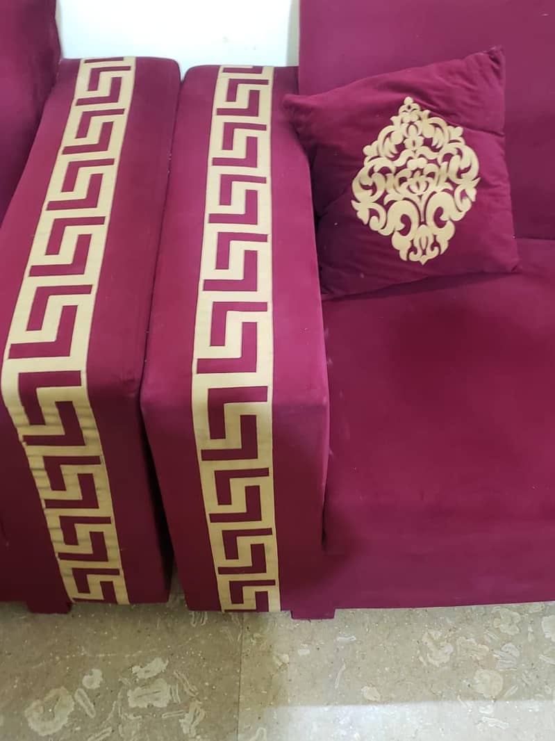Beautiful Sofa Set  4