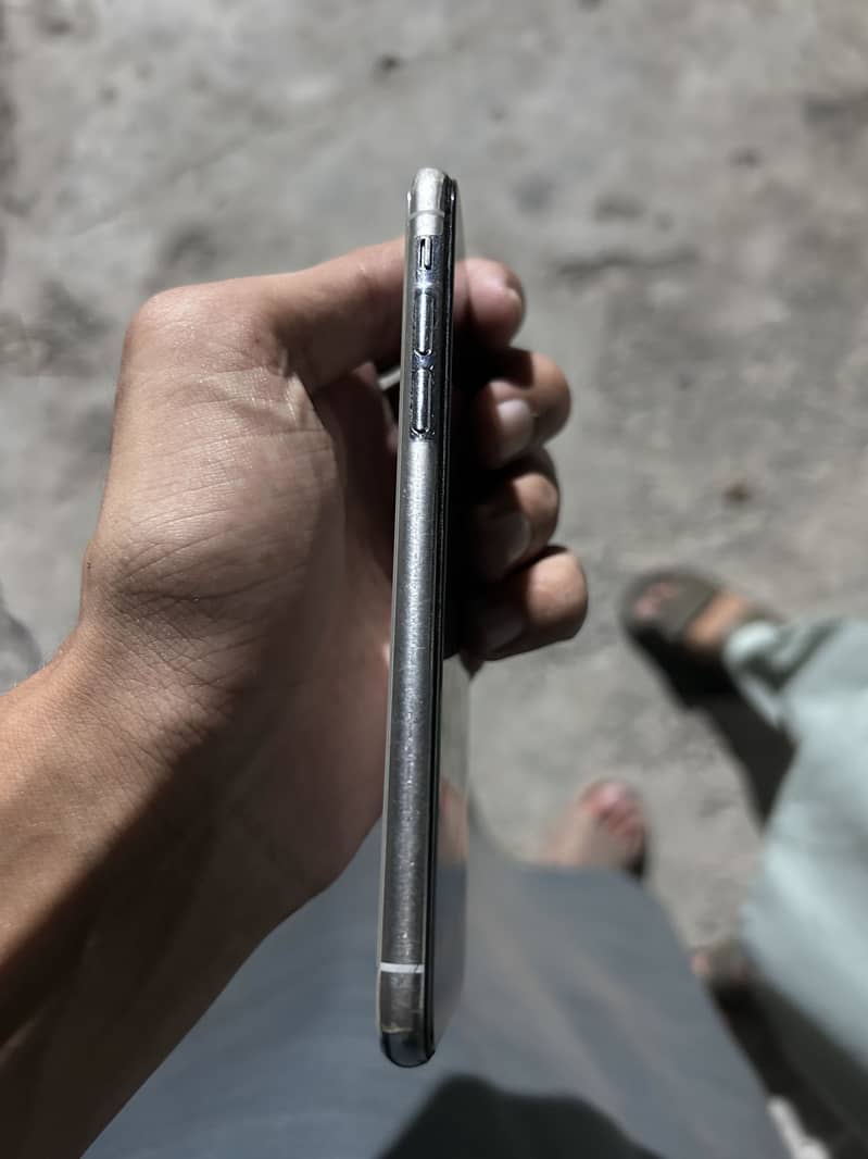 Apple iPhone X 5