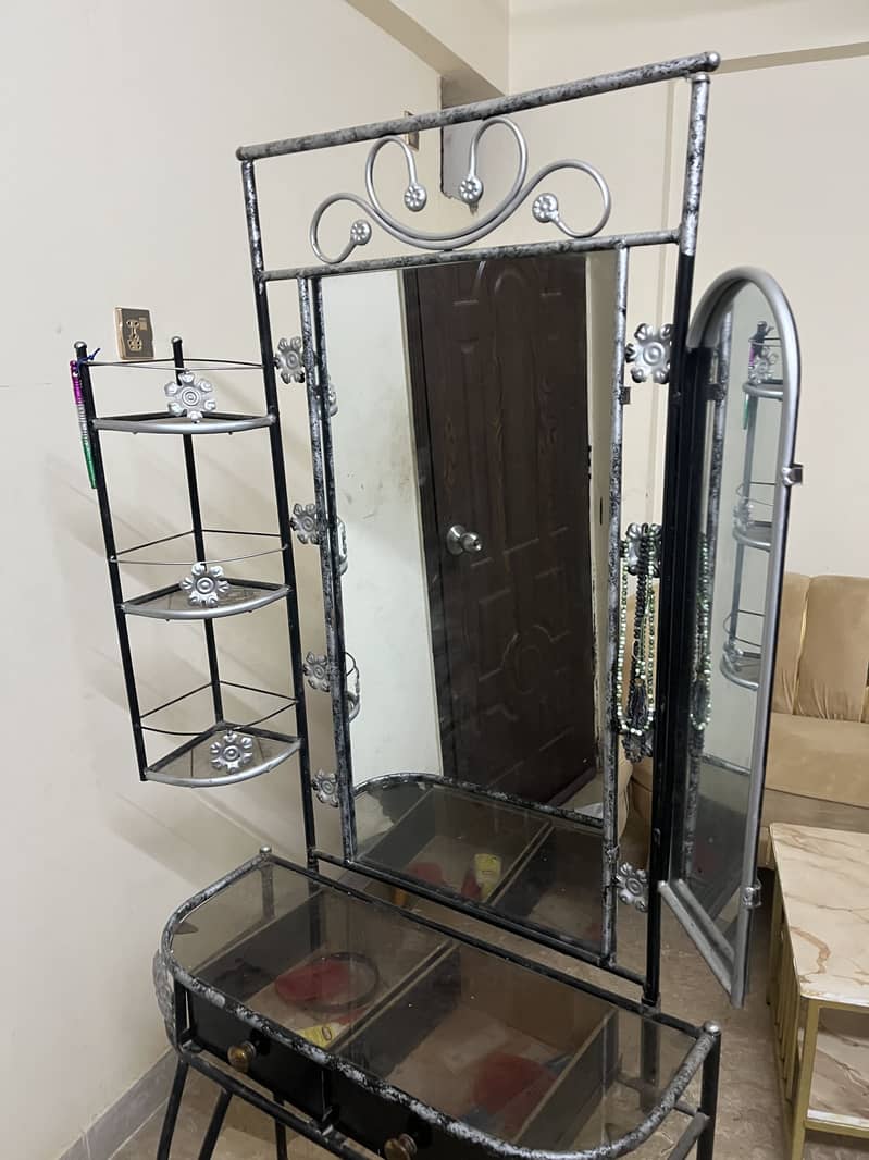 Bed+Cupboard+Showcase 2