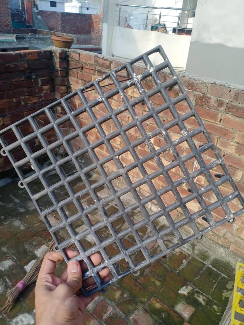 4 portion cage 7
