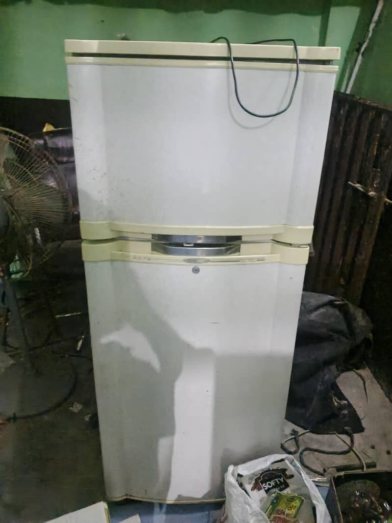 Refrigerator 0
