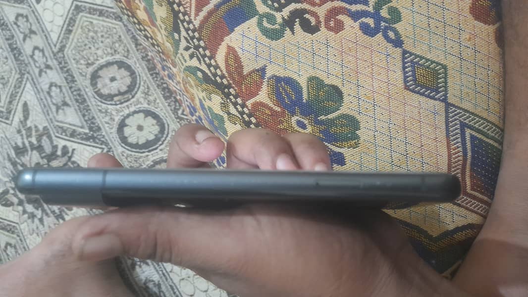 Google Pixel 8 4