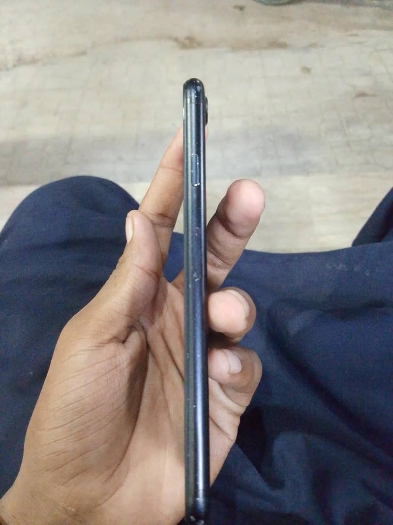 Apple iPhone 7 2