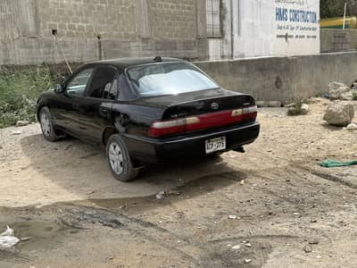 Toyota Corolla XE 2000