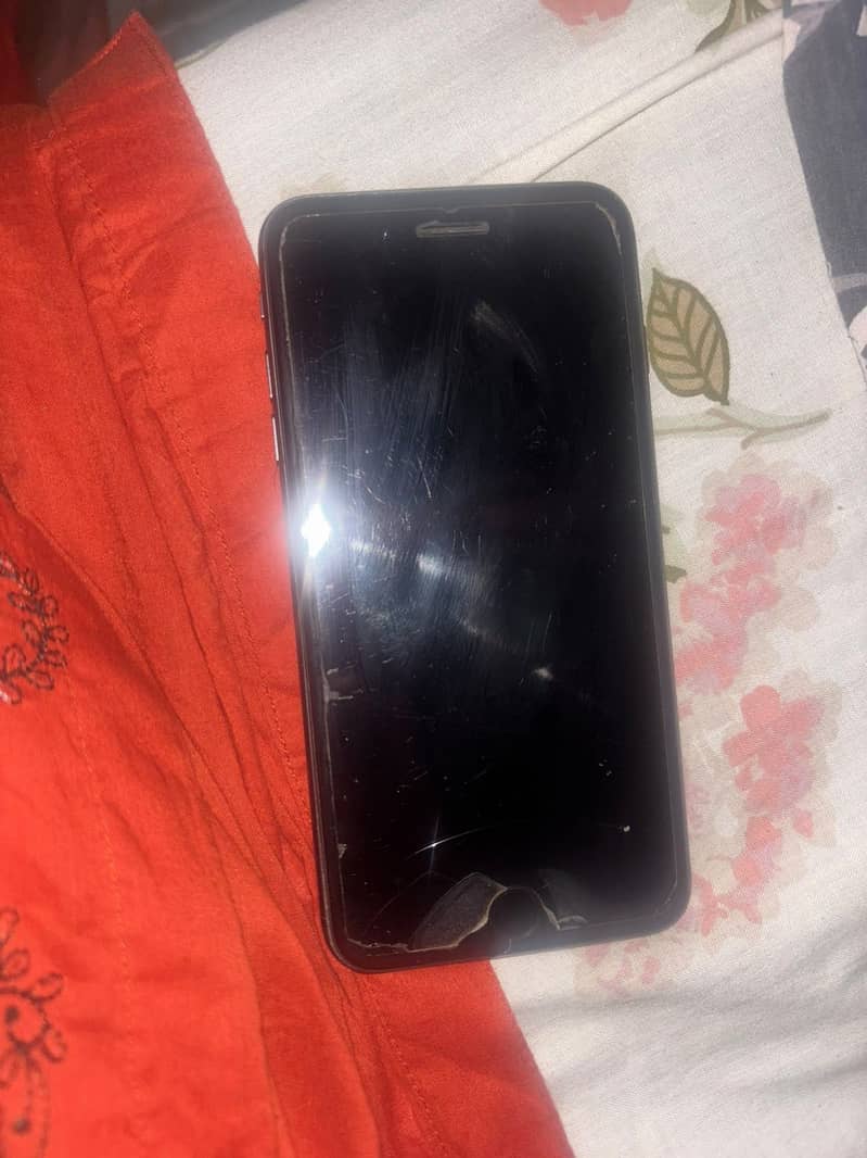 Apple iPhone 8 Plus 1