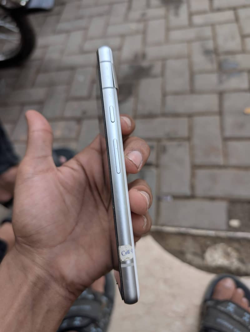 Google Pixel 7a 3