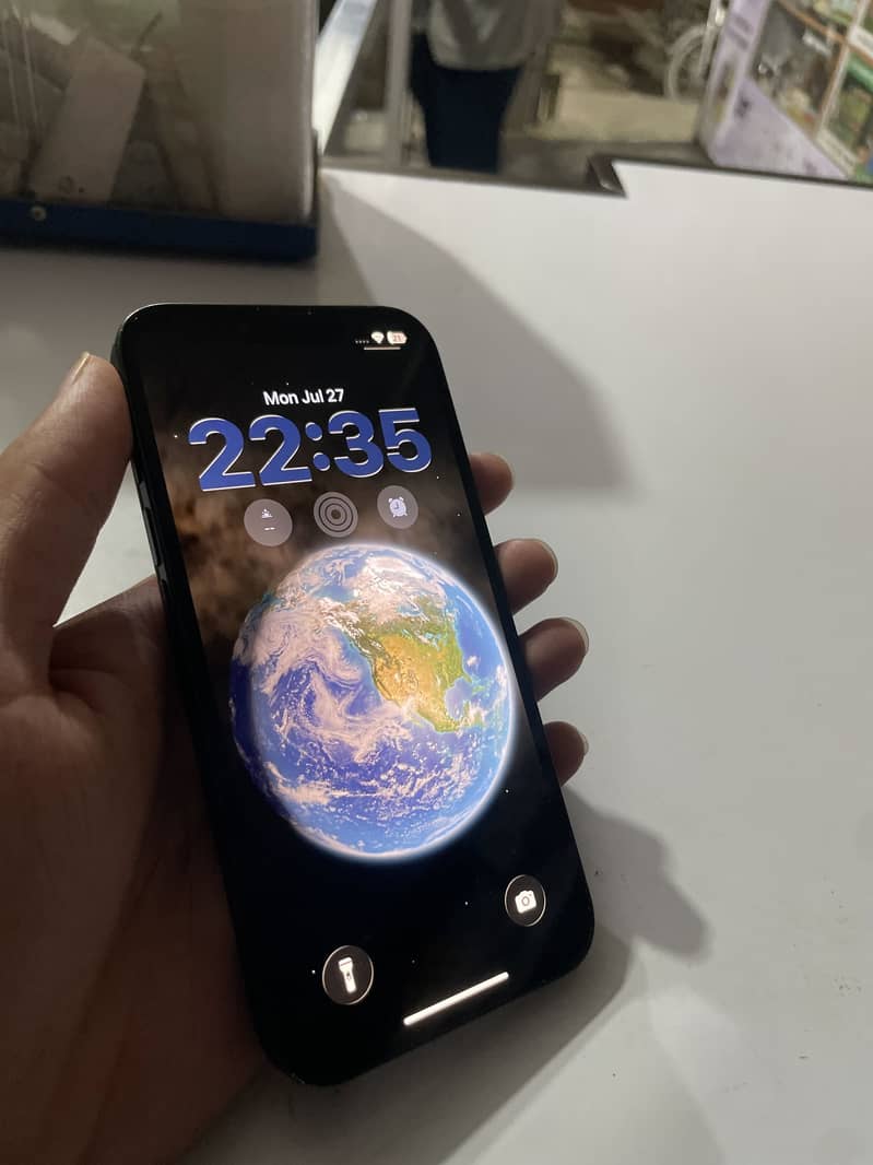 Apple iPhone 13 1