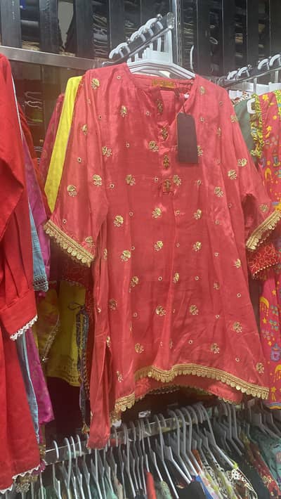 Sales person required for garments shop