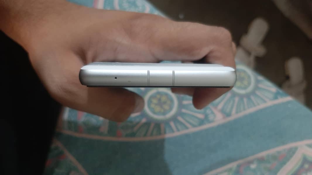 Google Pixel 7a 5