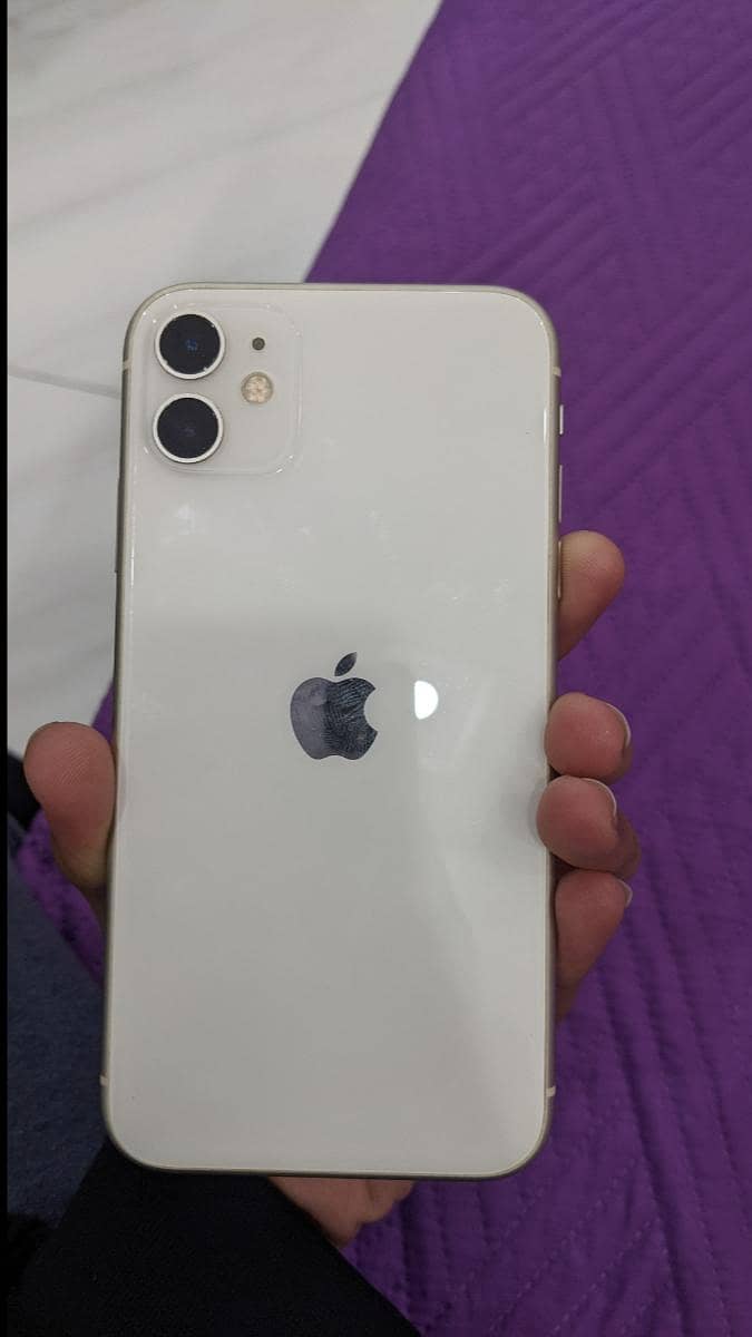 Apple iPhone 11 0