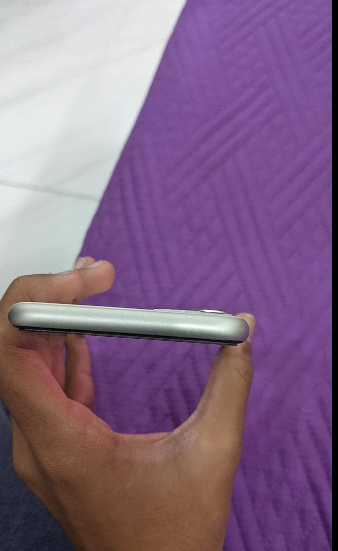 Apple iPhone 11 2