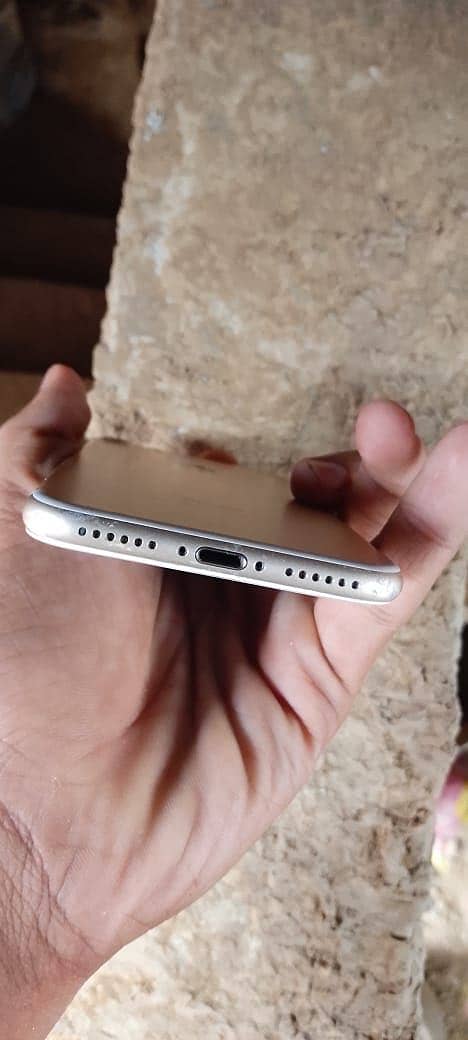 Apple iPhone 7 3
