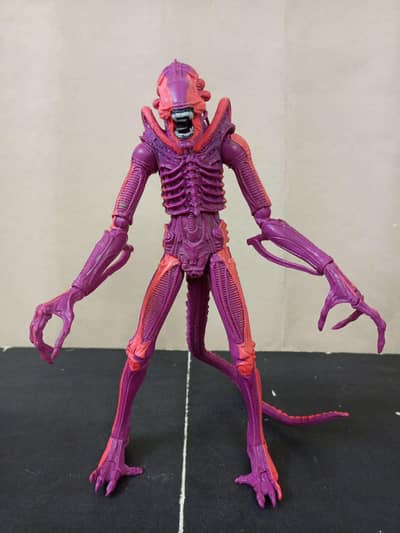 NECA Aliens Scale Warrior (Arcade Appearance) Action Figure