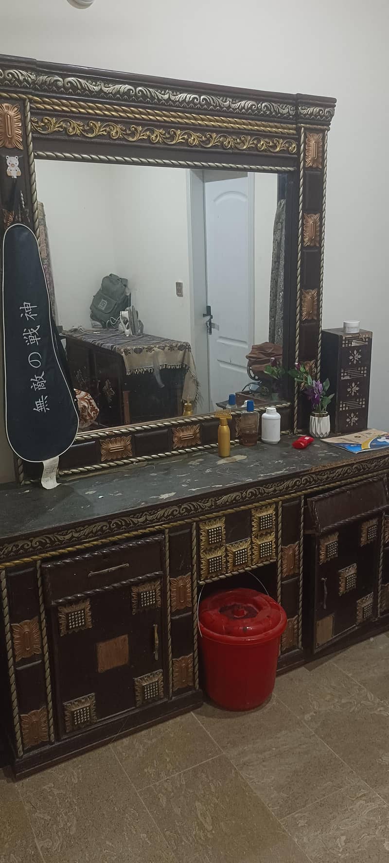 Dressing Table 0