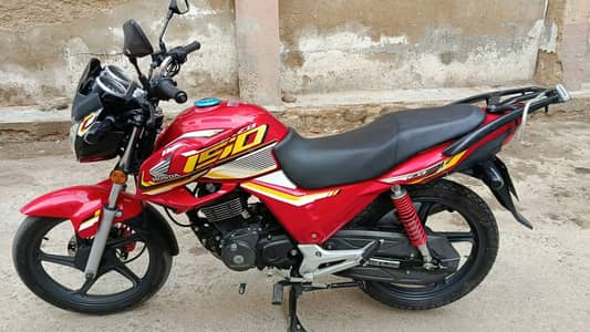 Honda CB 150F 2025