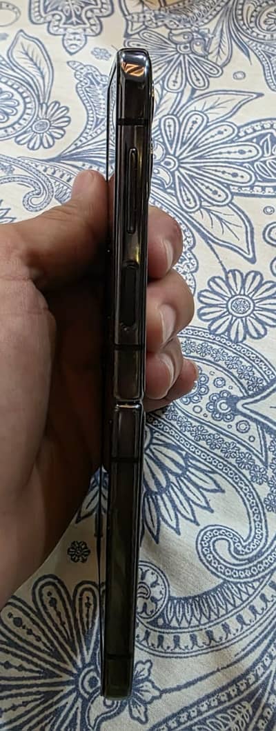 Samsung Mobile Z Flip 4