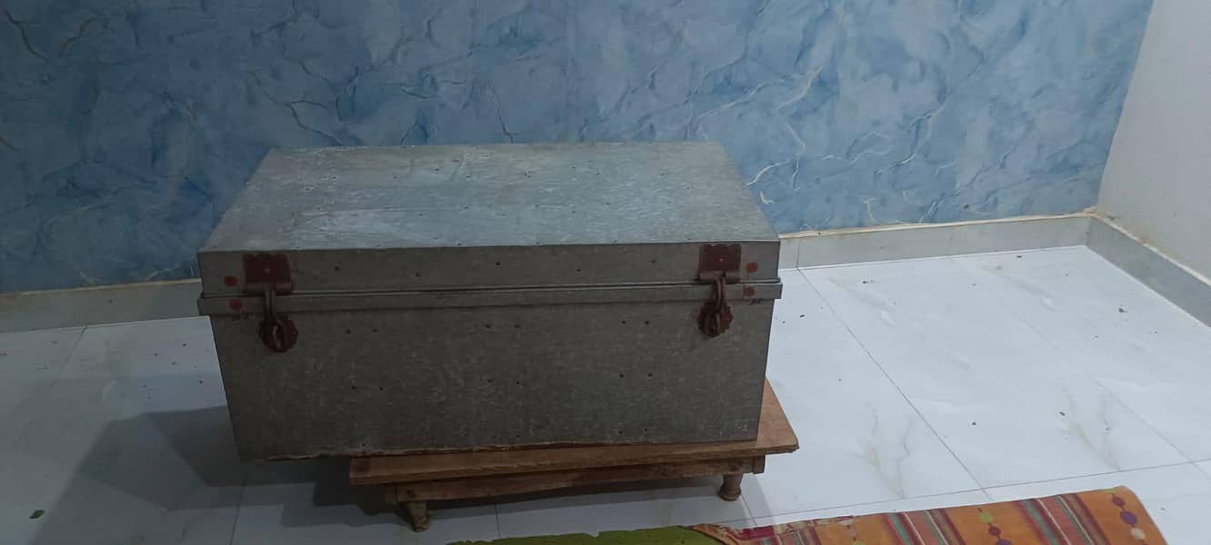 Trunk Peti 0