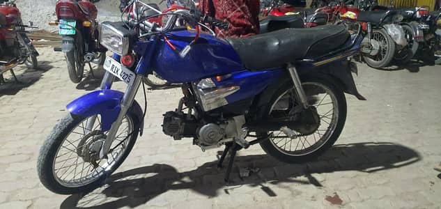 Yamaha 100 janoon  4 stroke motercycle  good average