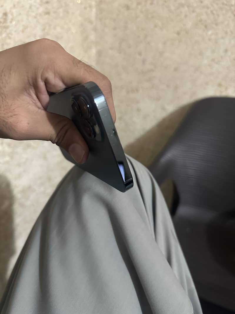 iPhone 12 Pro Max 3