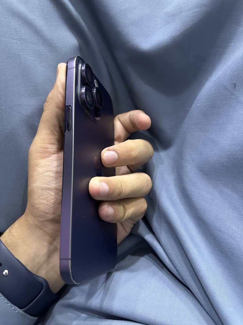 iPhone 14 Pro Max 1