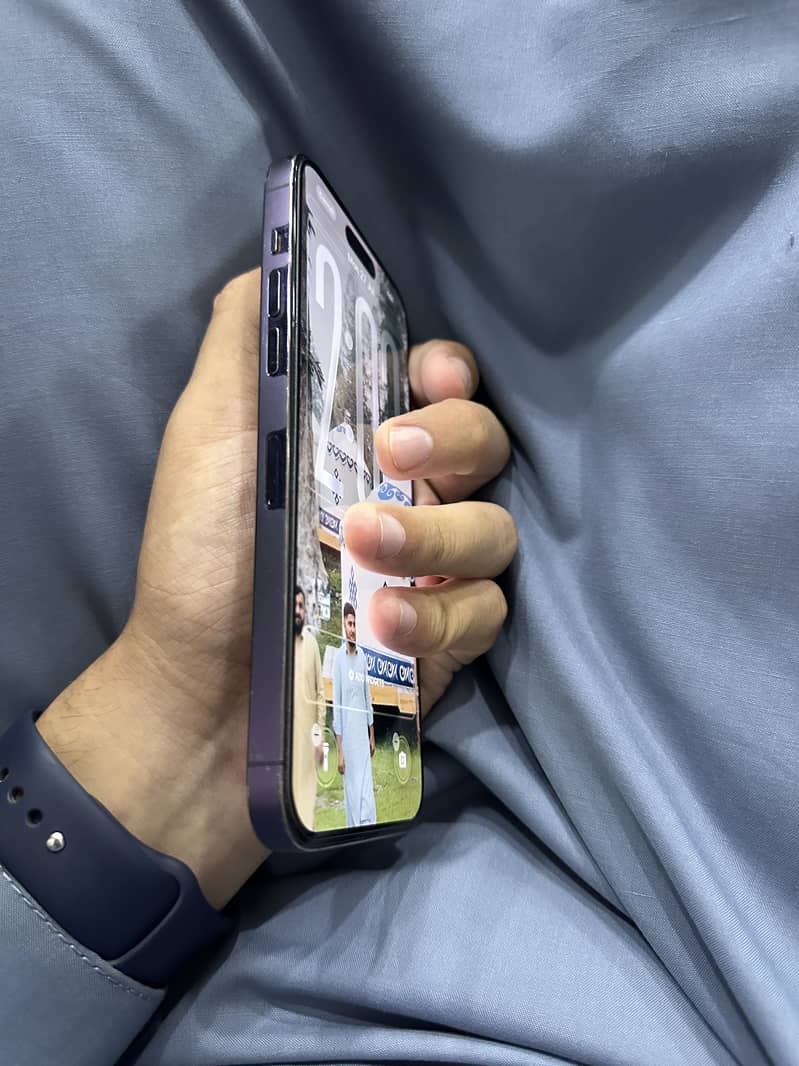 iPhone 14 Pro Max 4