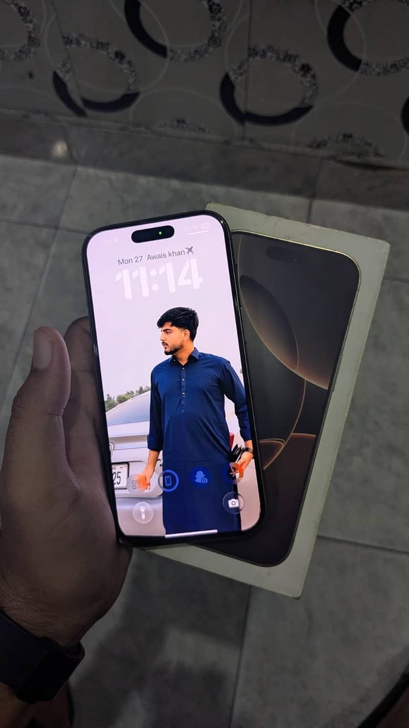Apple iPhone 16 Pro 1