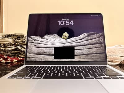 Macbook M4 Air 2025 (Full Box - With Warranty]