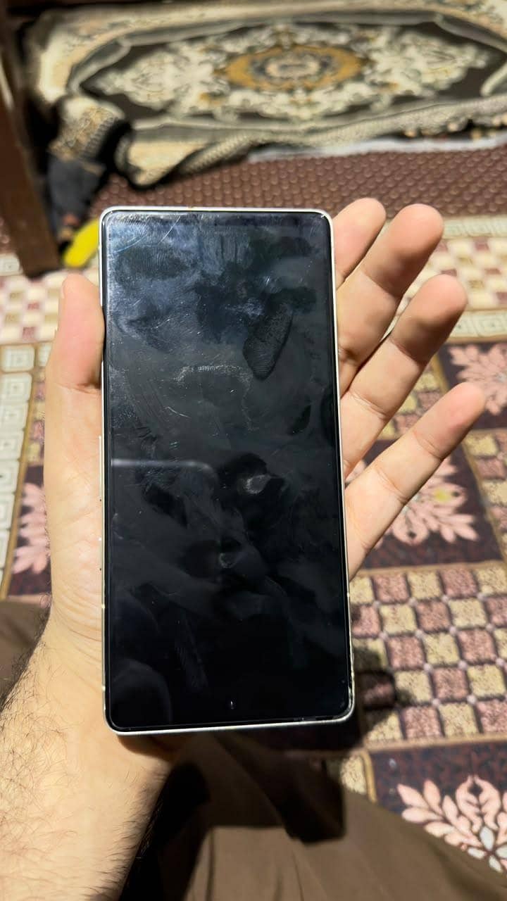 Google Pixel 7 4
