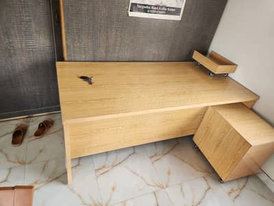Executive Office Table with Lockable 3 Drawer Cabinet