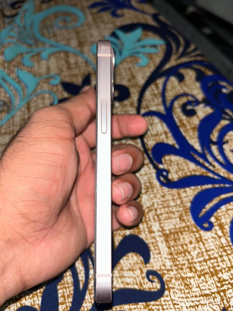 Apple iPhone 13 3