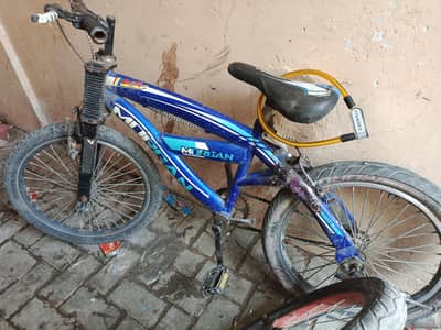 kum use hoi hay koi Kam nahi hy bus puncture lagwao aur chalao