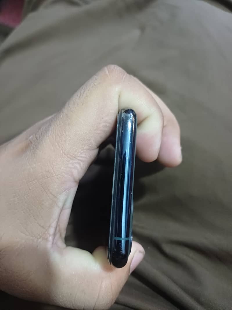 IPHONE 11 pro 1