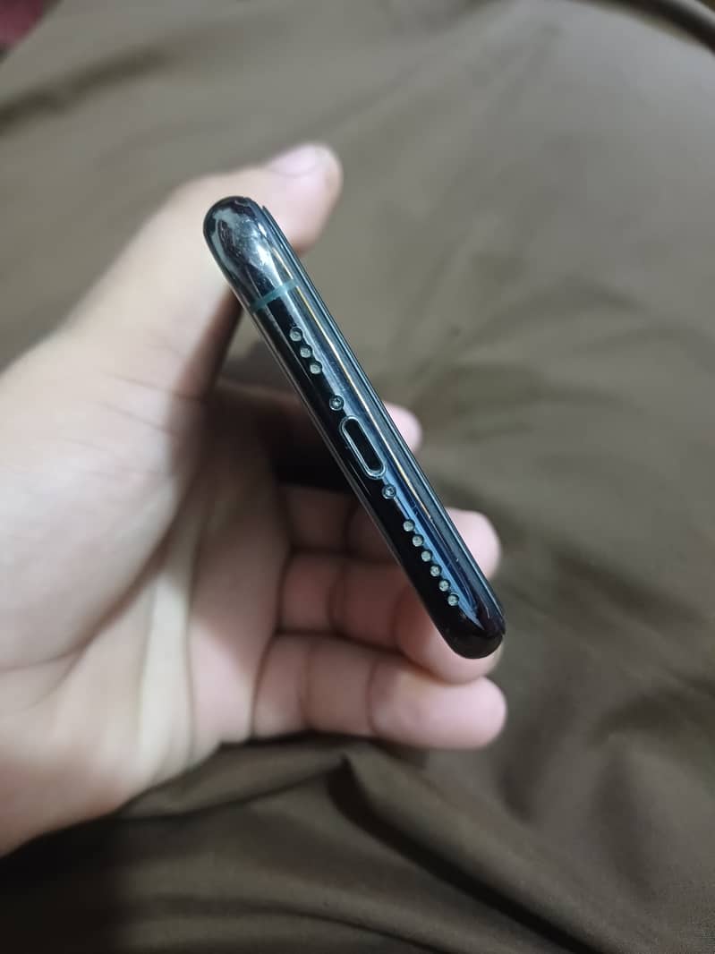 IPHONE 11 pro 4