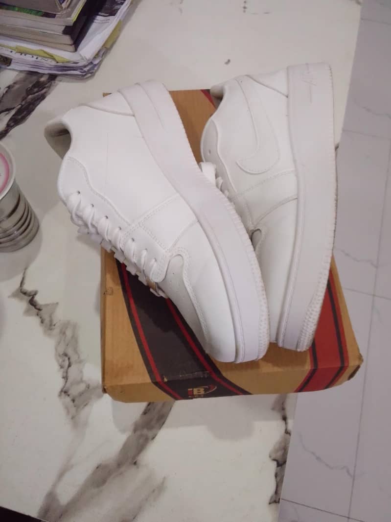 sneakers 1