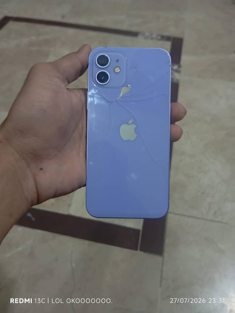 Apple iPhone 12 4
