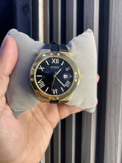 Guess men watch