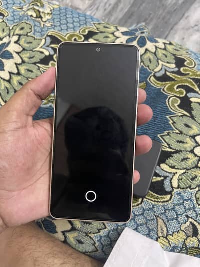 I am selling redmi note 13 8 gb vs 256 gb condition 10 by 10 lush con