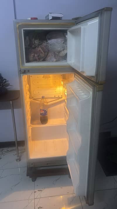 Dawlance Fridge and Refrigerator Working 100% fine