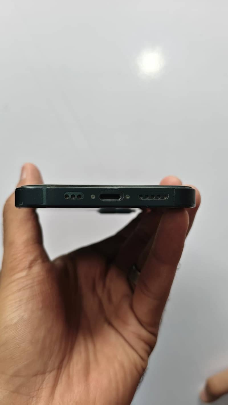 Apple iPhone 13 6