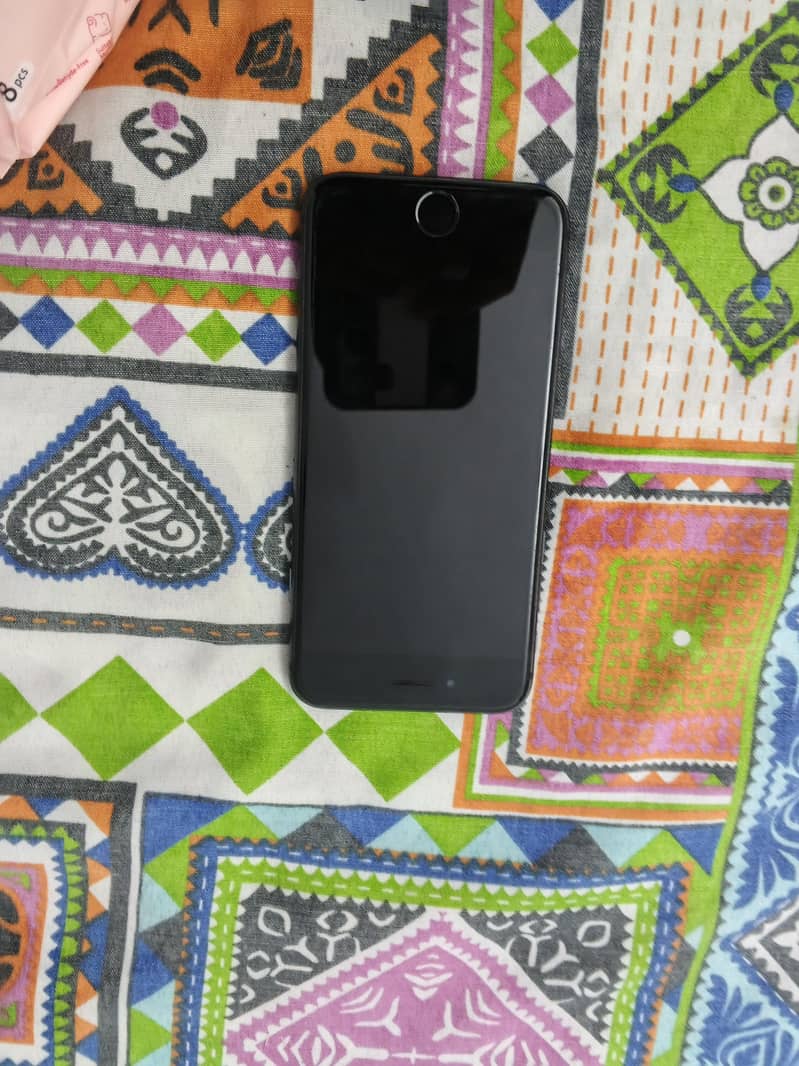 Apple iPhone 8 0