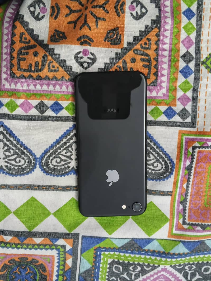 Apple iPhone 8 1