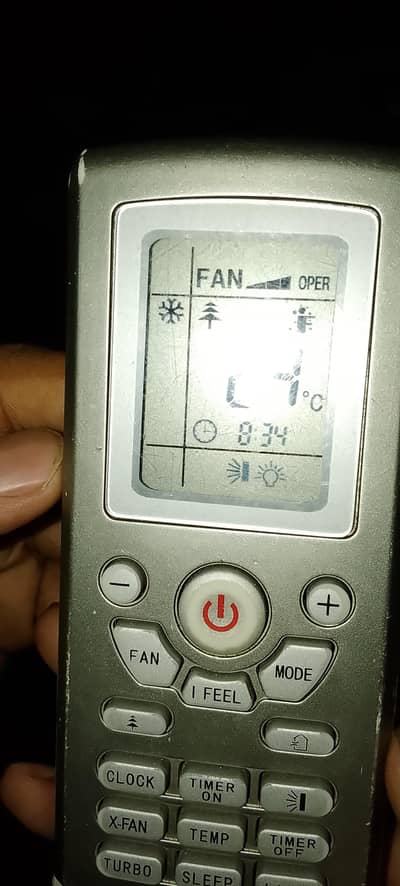 dawlance 1ton like new condition all oky no ashu no fault all working
