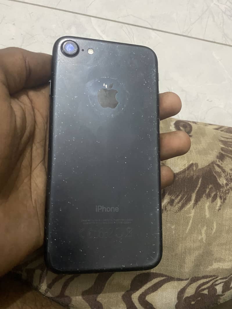 Apple iPhone 7 1