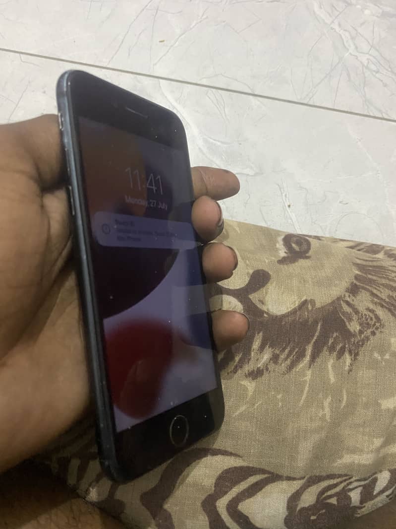 Apple iPhone 7 2