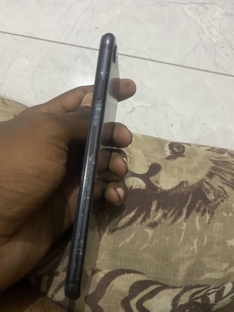 Apple iPhone 7 3