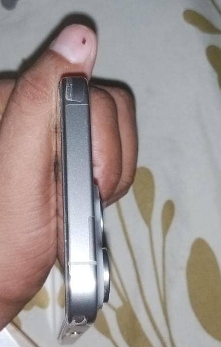 Apple iPhone 15 Pro Max 2