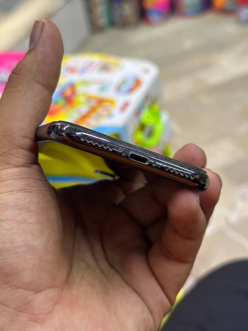 Apple iPhone X 2