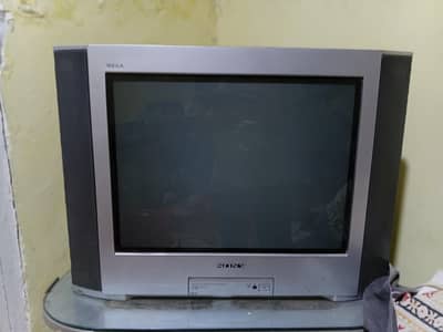 Sony TV for sale 10/10 with original box and remote