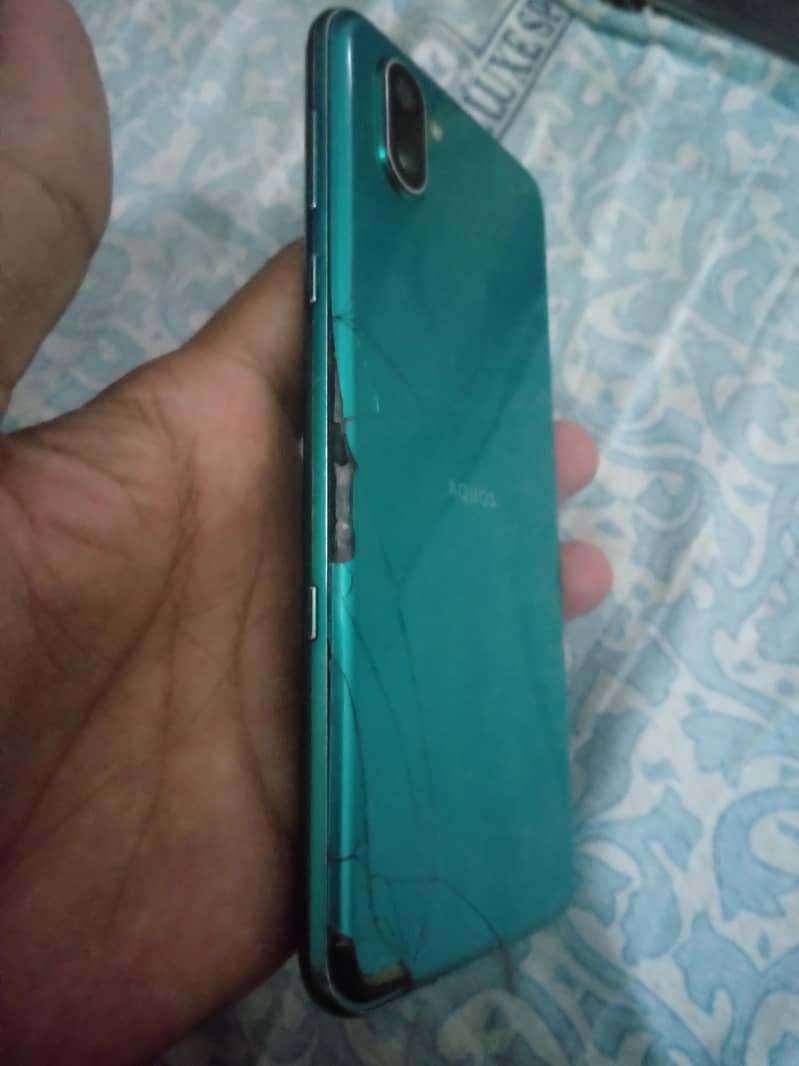 Sharp Aquos R3 6